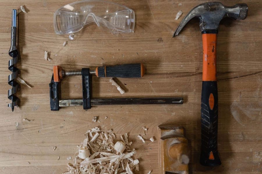 Grain & Glue — Beginner woodworking tools & first-shop setup